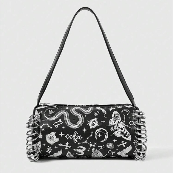 Hot Topic Handbags - Cute Y2K Goth Punk Faux Leather D-Ring Round Handbag 🦇